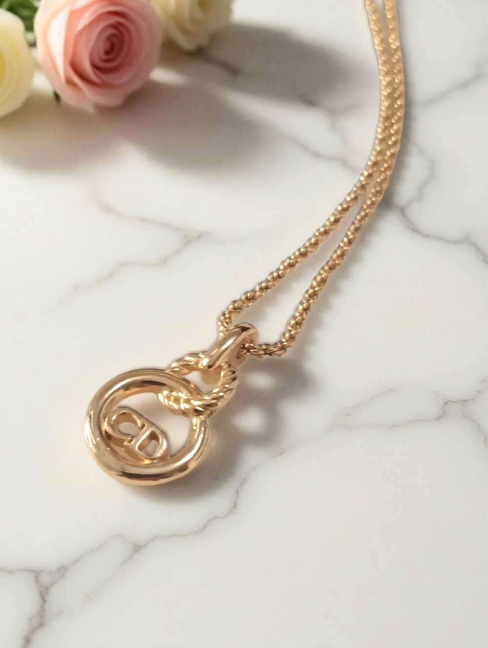 SOLD Christian Dior Vintage 80s Gold CD Logo Interlocking Circle Necklace ✨ - Picture 5 of 9